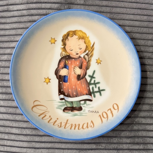Sister Berta Hummel Plates Limited Edition | 1972, 1973, 1975, 1976, 1978, 1979 - Picture 11 of 12